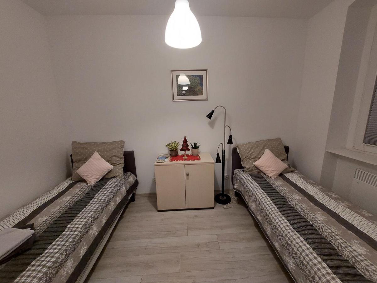 Appartamento Apartament Jedlinka Jedlina-Zdroj Esterno foto